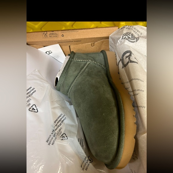 🌲 NEW WITH TAGS🌲Ugg classic ultra mini color is BTOL size 8 - Picture 15 of 15